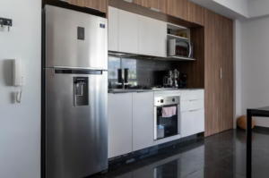 Vale a Pena Ter Freezer e Geladeira Separados? Quando Essa Combinação Faz Sentido